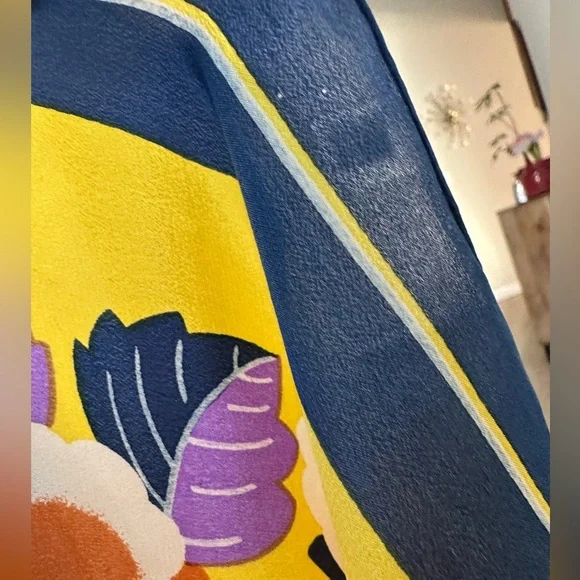 Vintage KenzoTakada Colorful bird and Floral Design Silk Scarf 33x33” - Picture 8 of 11